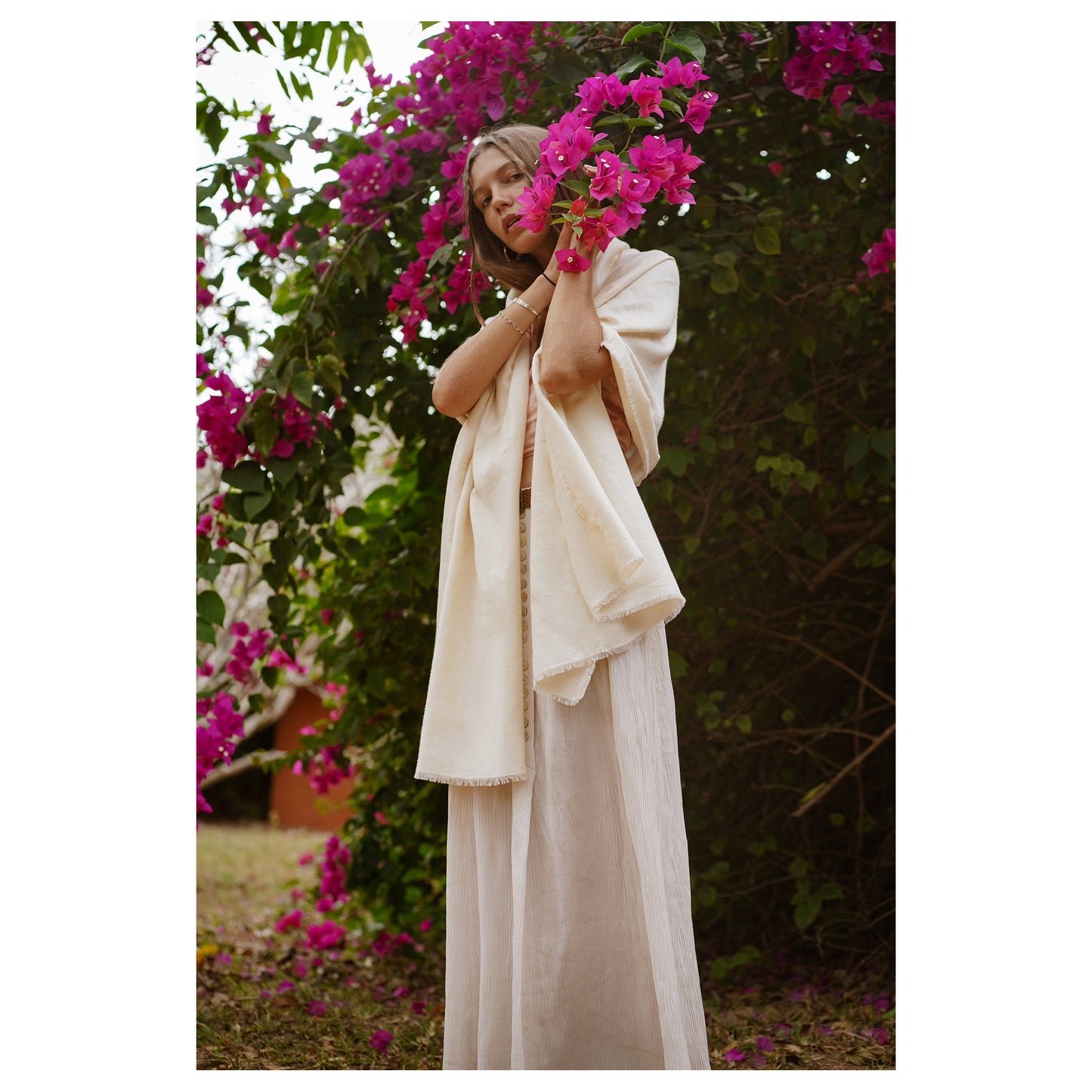 NATURAL WHITE SHAWL