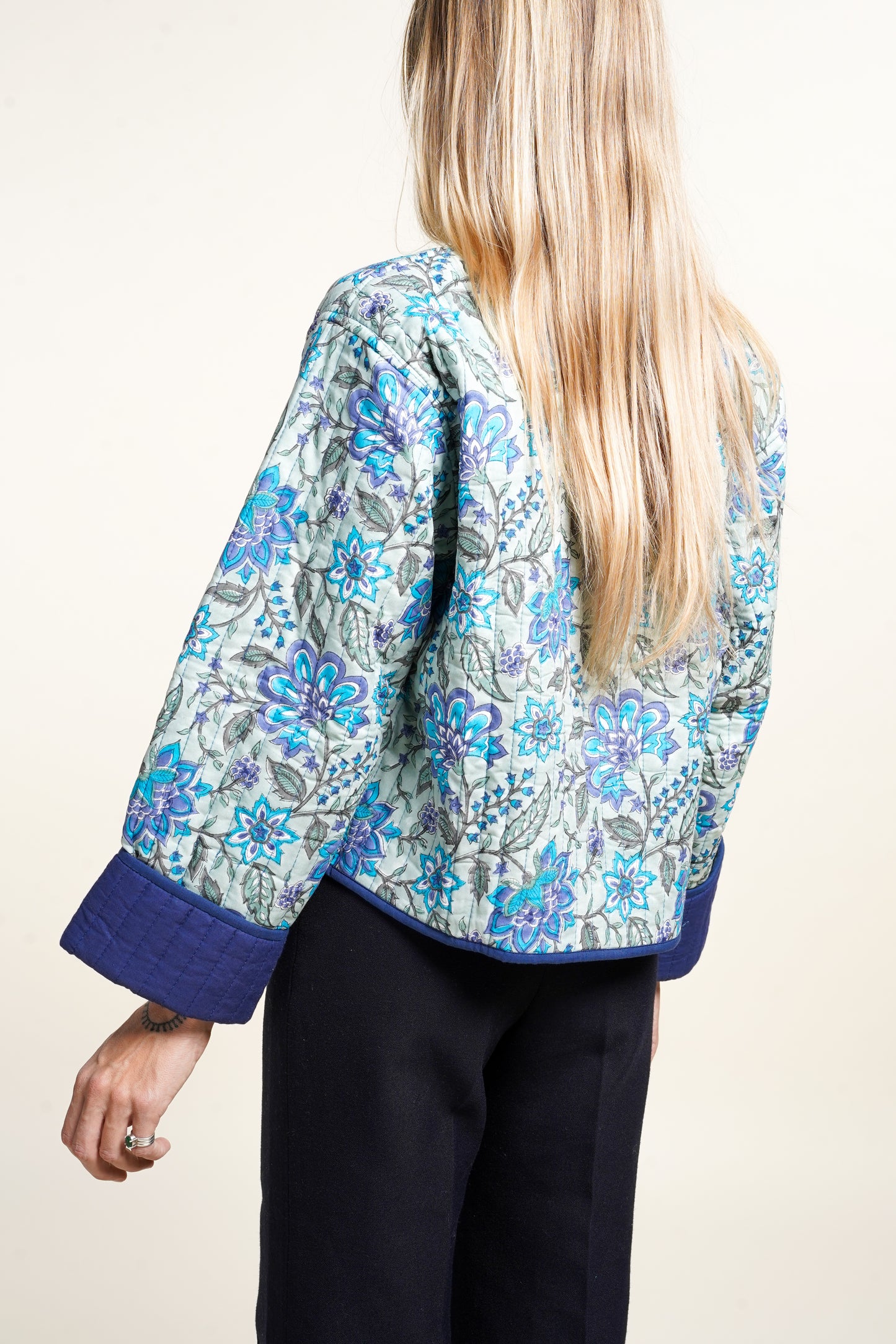 KALI JACKET BLUE FLOWERS