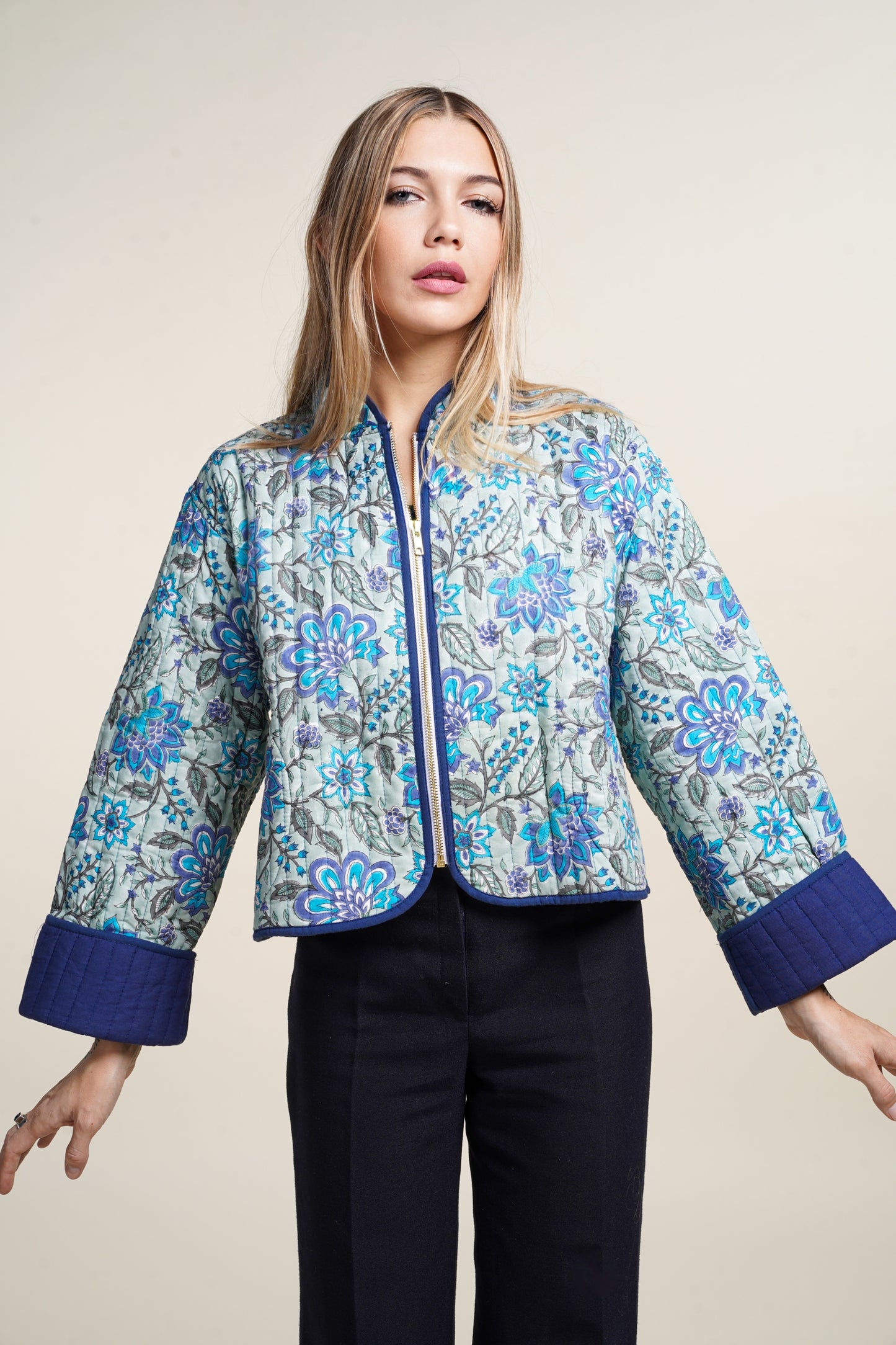 KALI JACKET BLUE FLOWERS