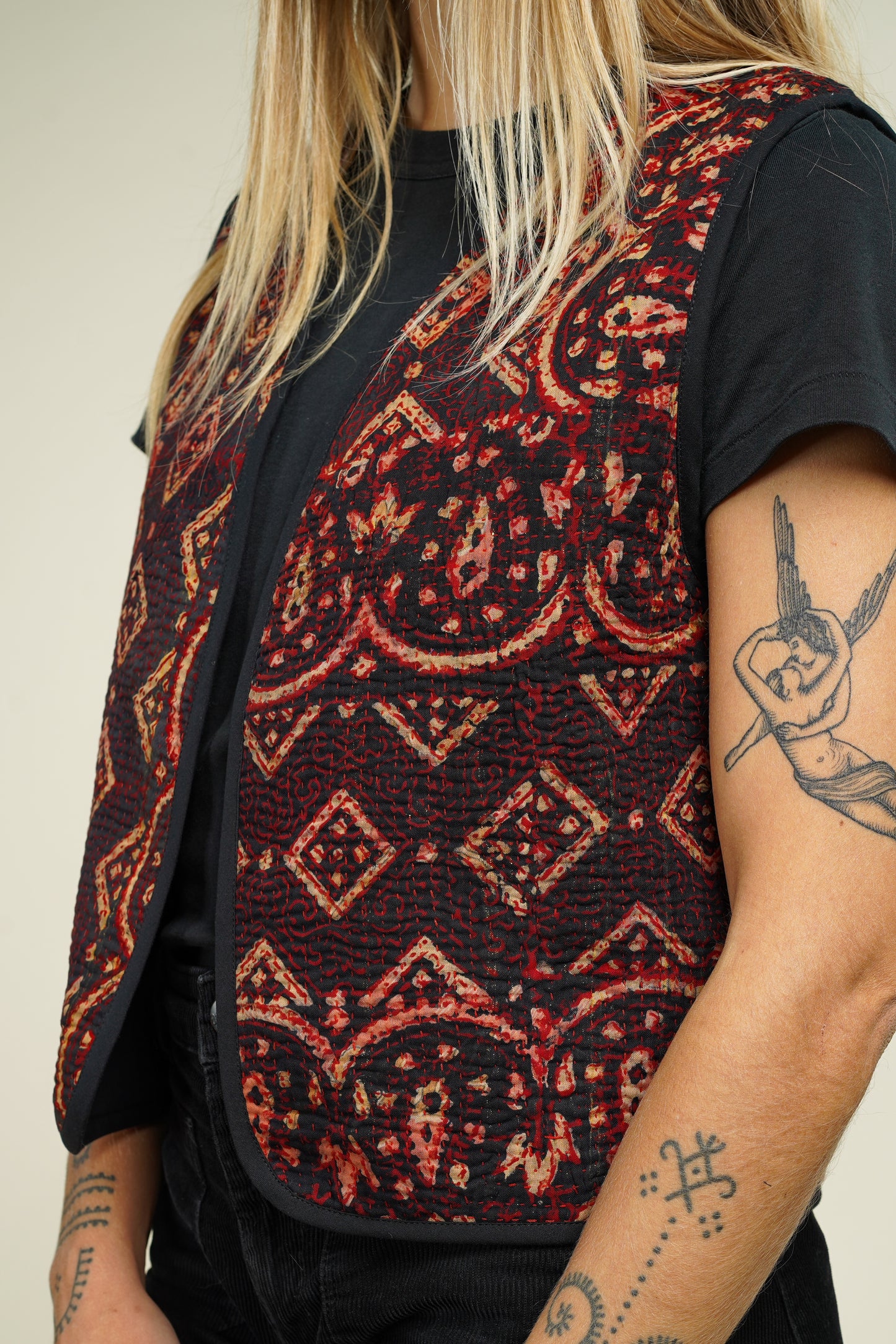 5. GILET KANTHA BLOCKPRINT AJRAK M