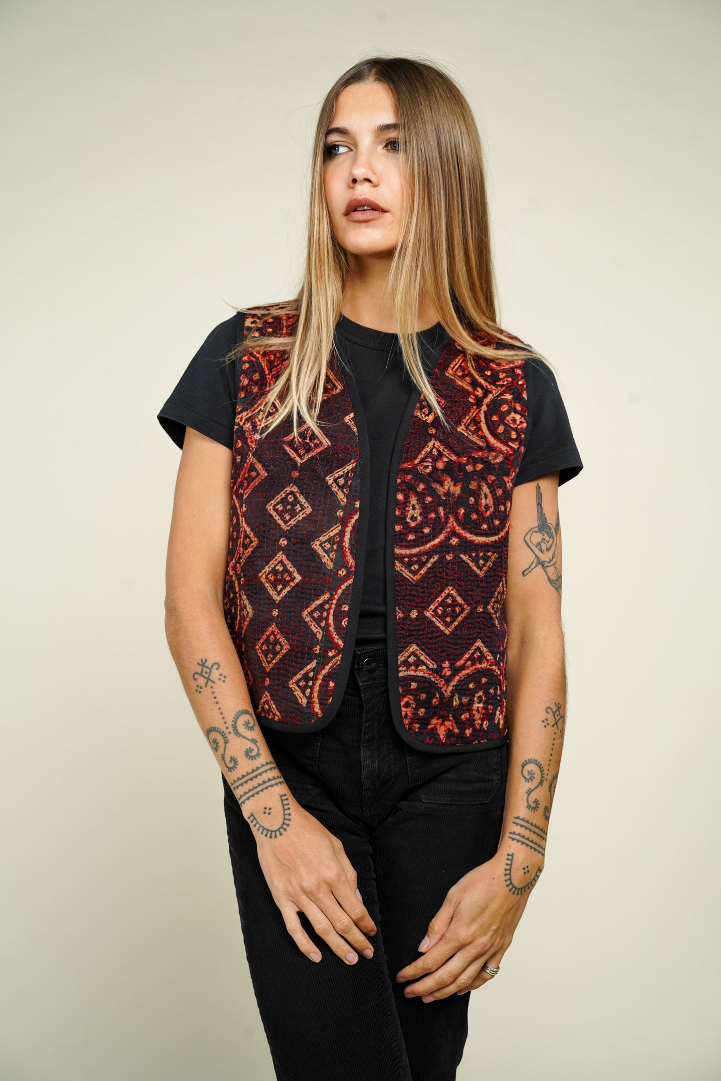 5. GILET KANTHA BLOCKPRINT AJRAK M