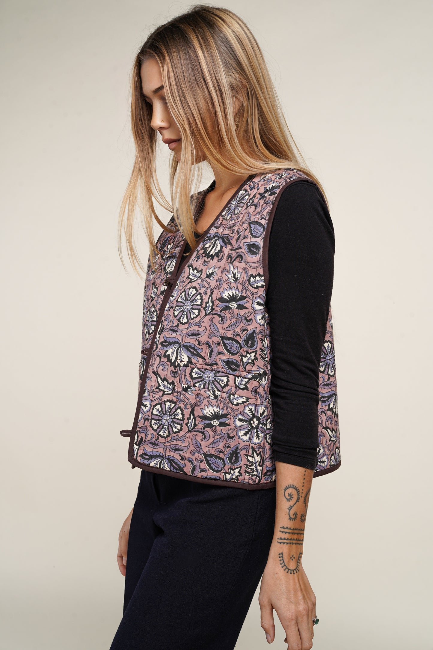 GILET REVERSIBLE BLOCKPRINT FLEURS MARRONS
