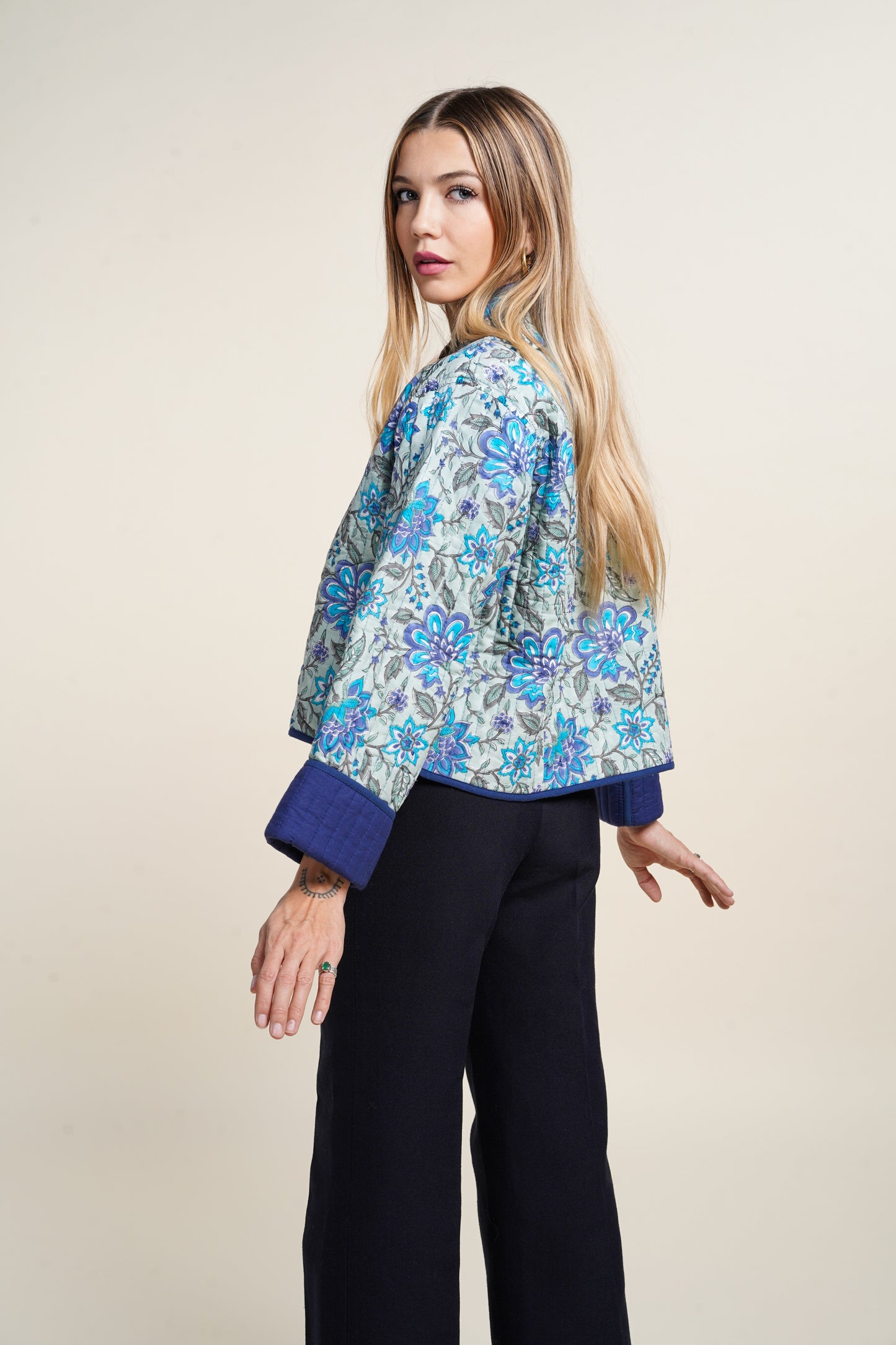 KALI JACKET BLUE FLOWERS