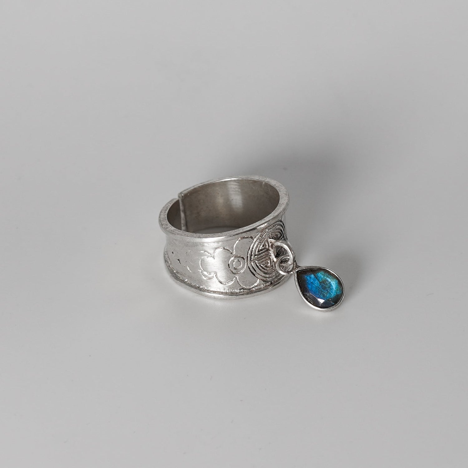 BIJOUX