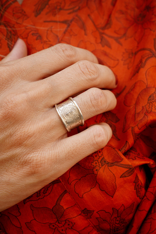 Bague "Mantra" – Gravée tibétaine